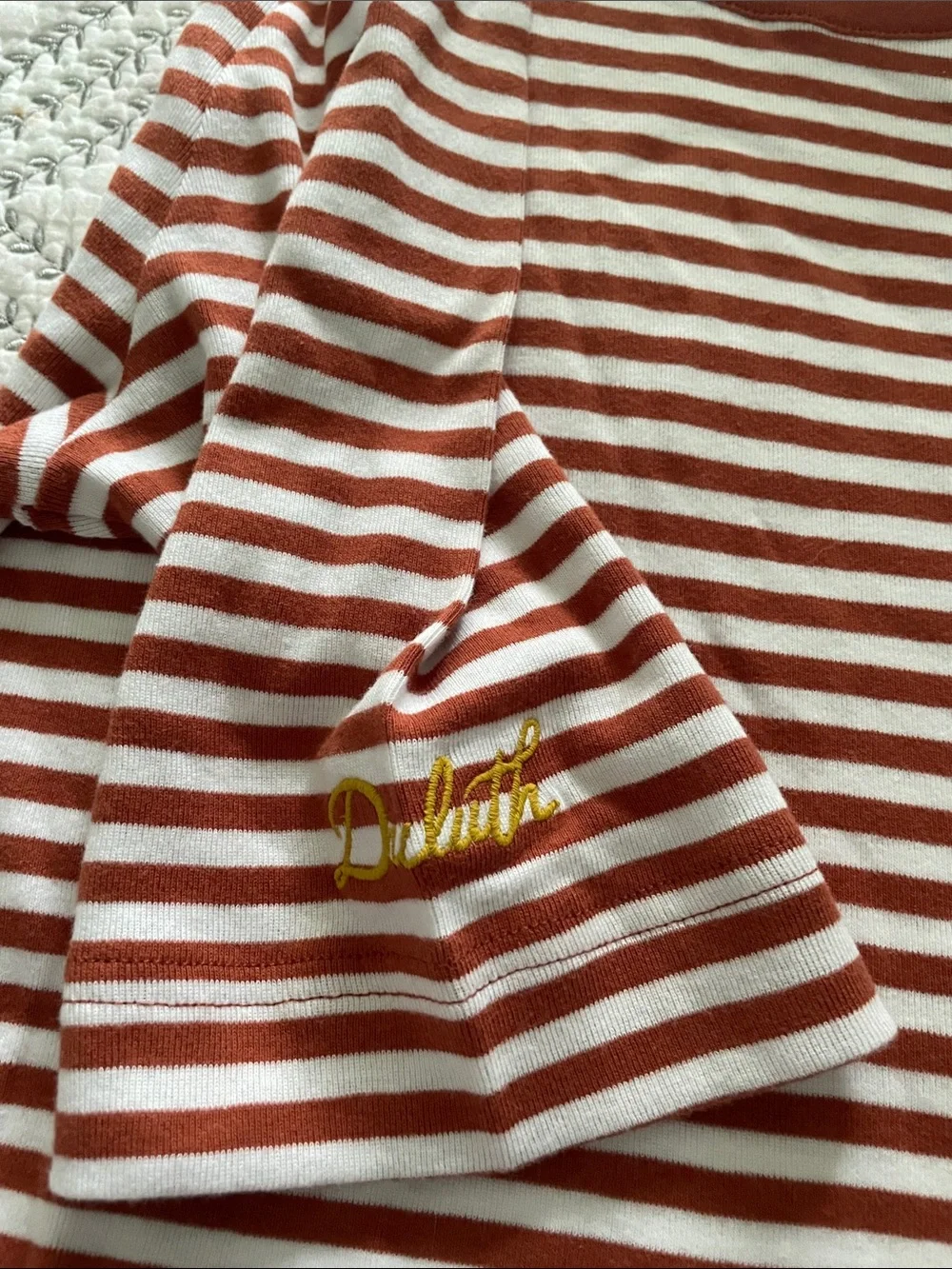 NWT Duluth trading co. Striped Rust/light brown and White short Sleeve Tee - Picture 6 of 7